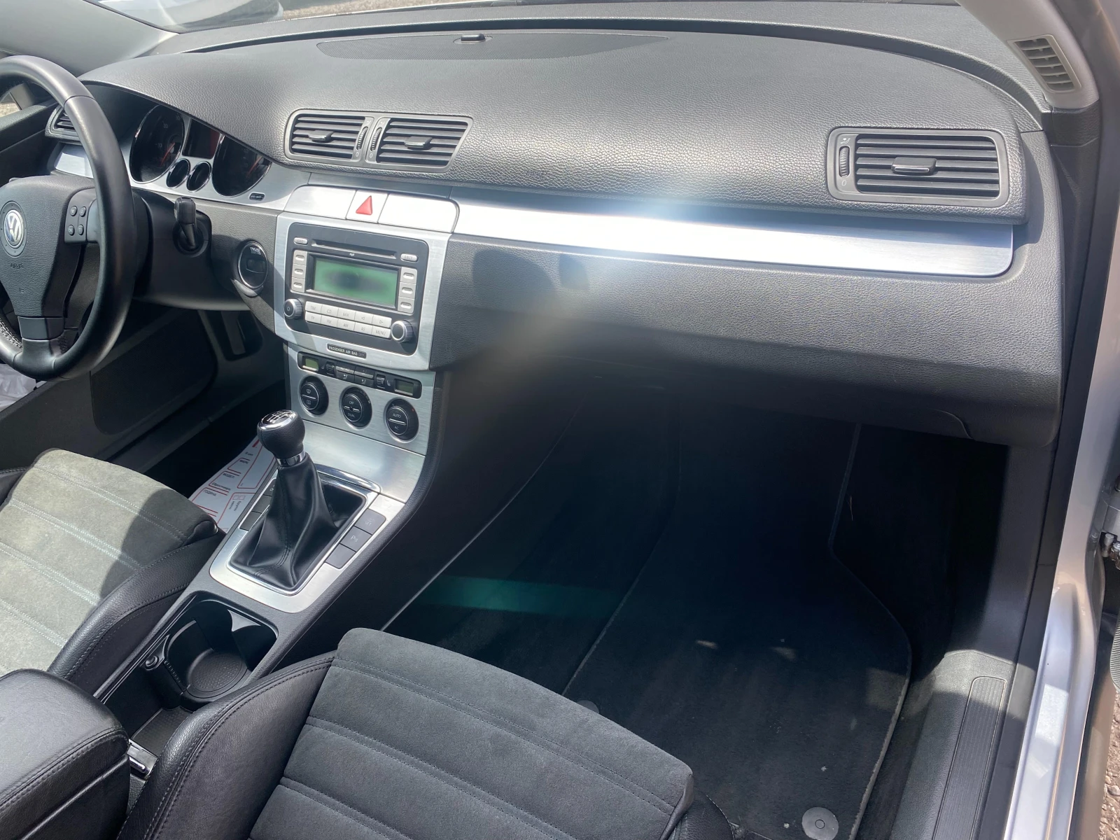 VW Passat 2.0TDI HighLine, снимка 8 - Автомобили и джипове - 54565946