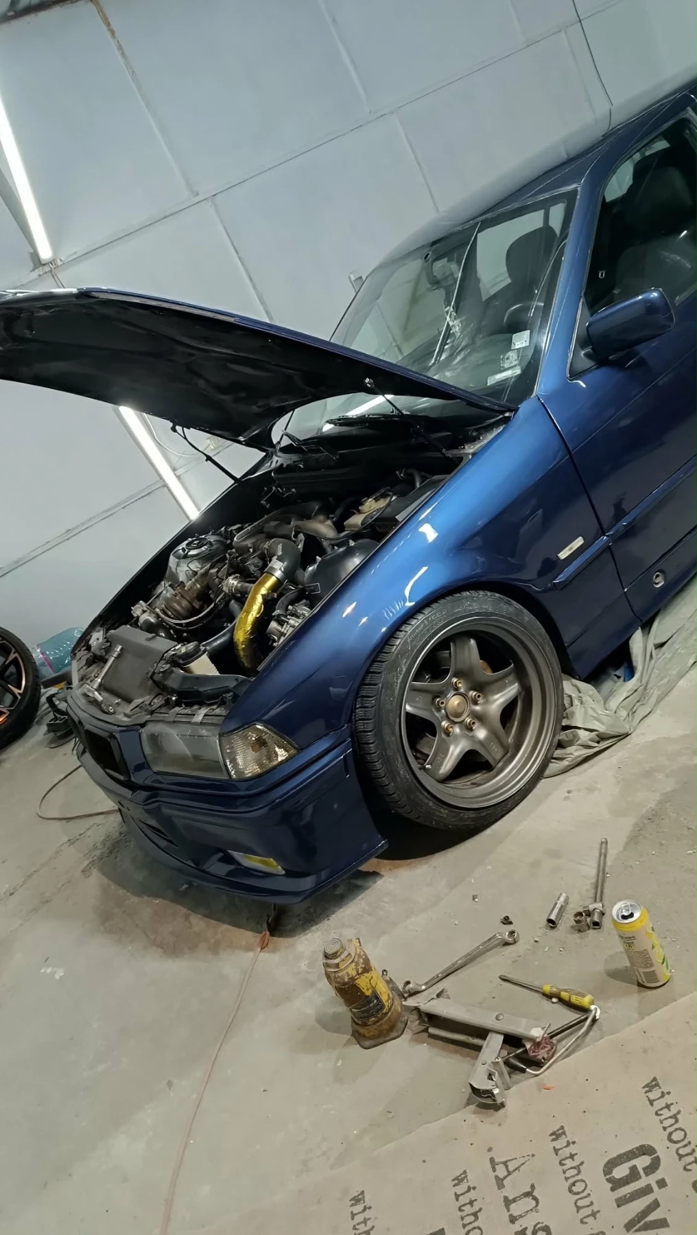 BMW 318 Touring, снимка 10 - Автомобили и джипове - 54743399