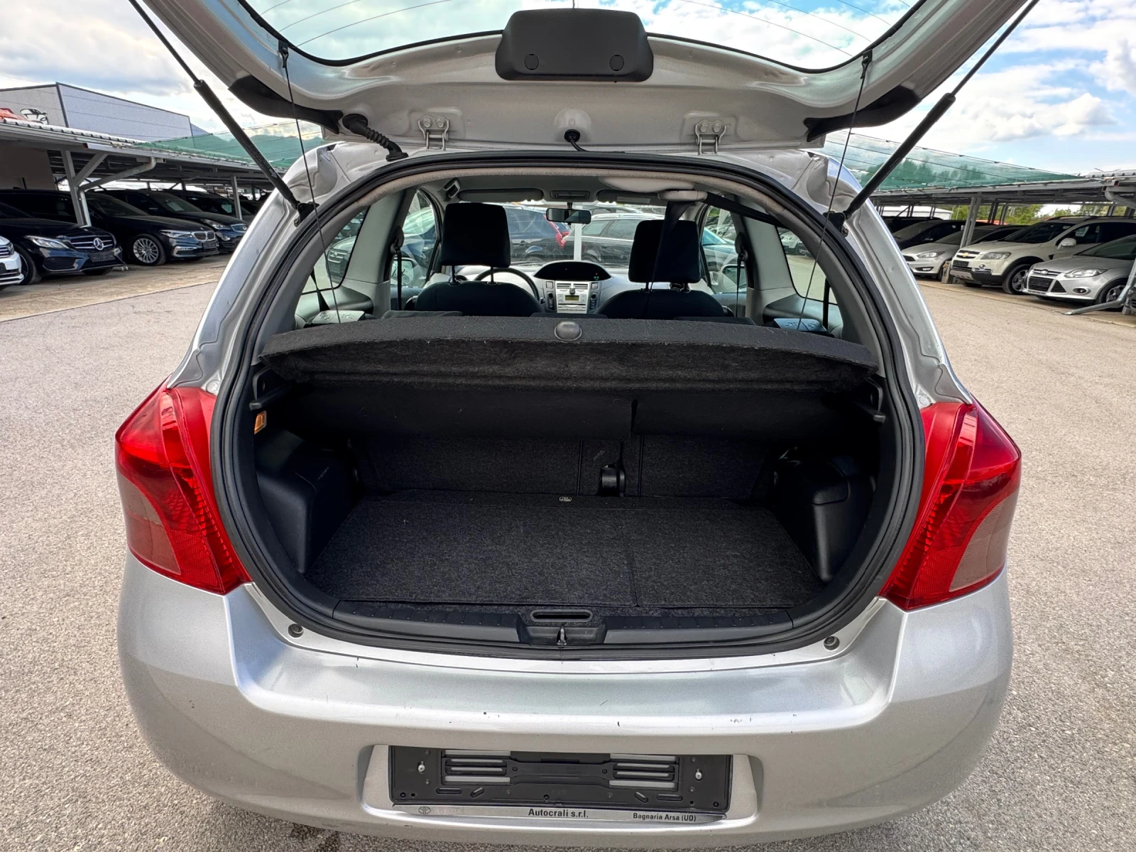 Toyota Yaris 1.0VVT-I ИТАЛИЯ, снимка 8 - Автомобили и джипове - 55096072