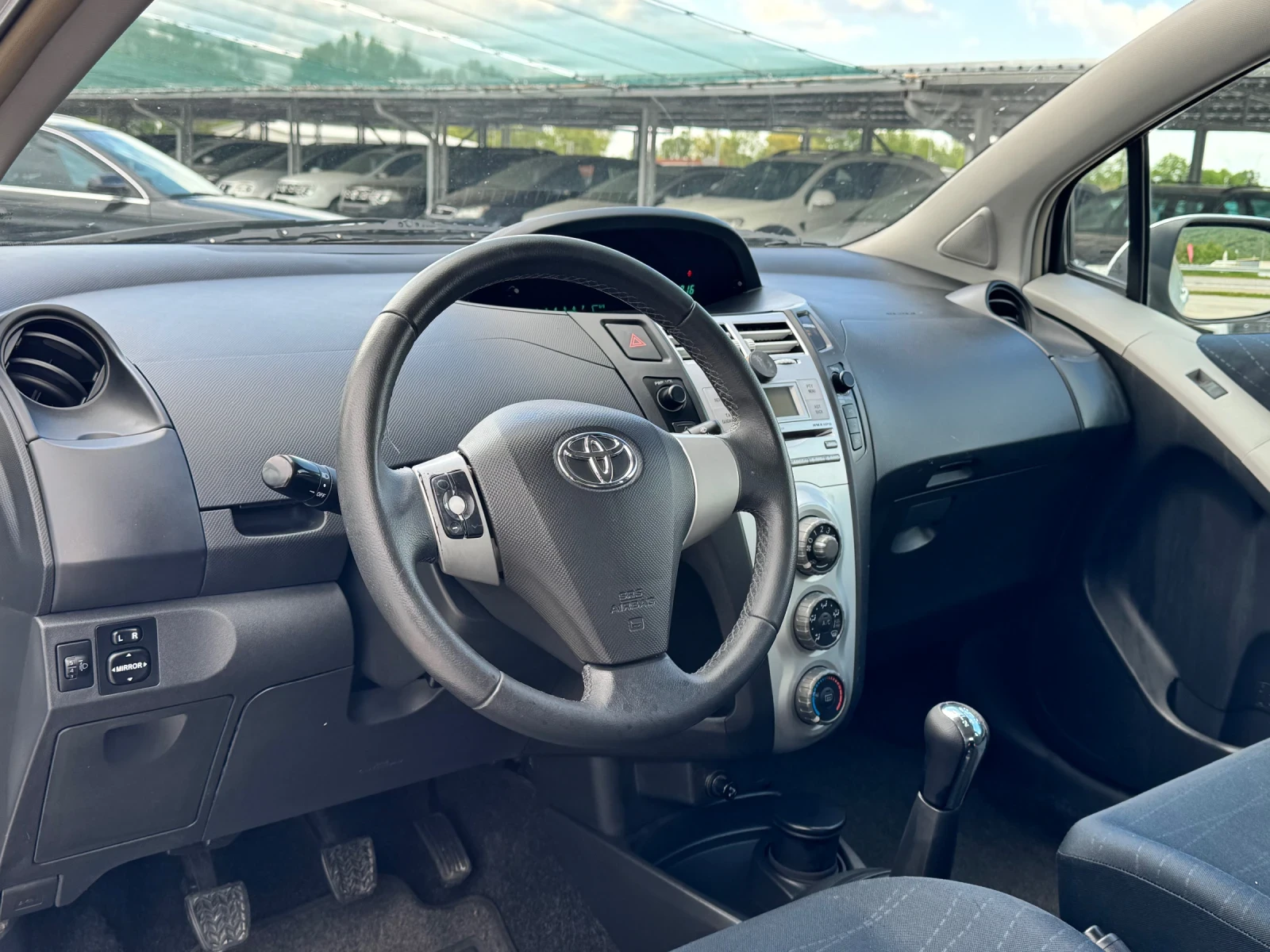 Toyota Yaris 1.0VVT-I ИТАЛИЯ, снимка 5 - Автомобили и джипове - 55096072