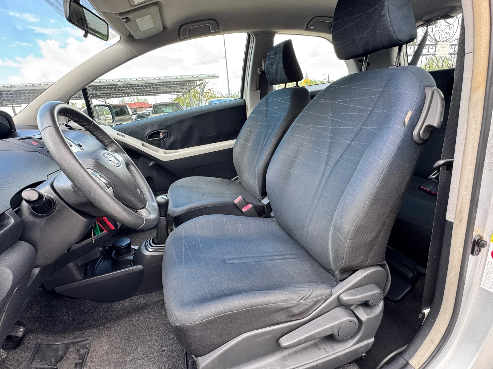 Toyota Yaris 1.0VVT-I ИТАЛИЯ, снимка 6 - Автомобили и джипове - 55096072