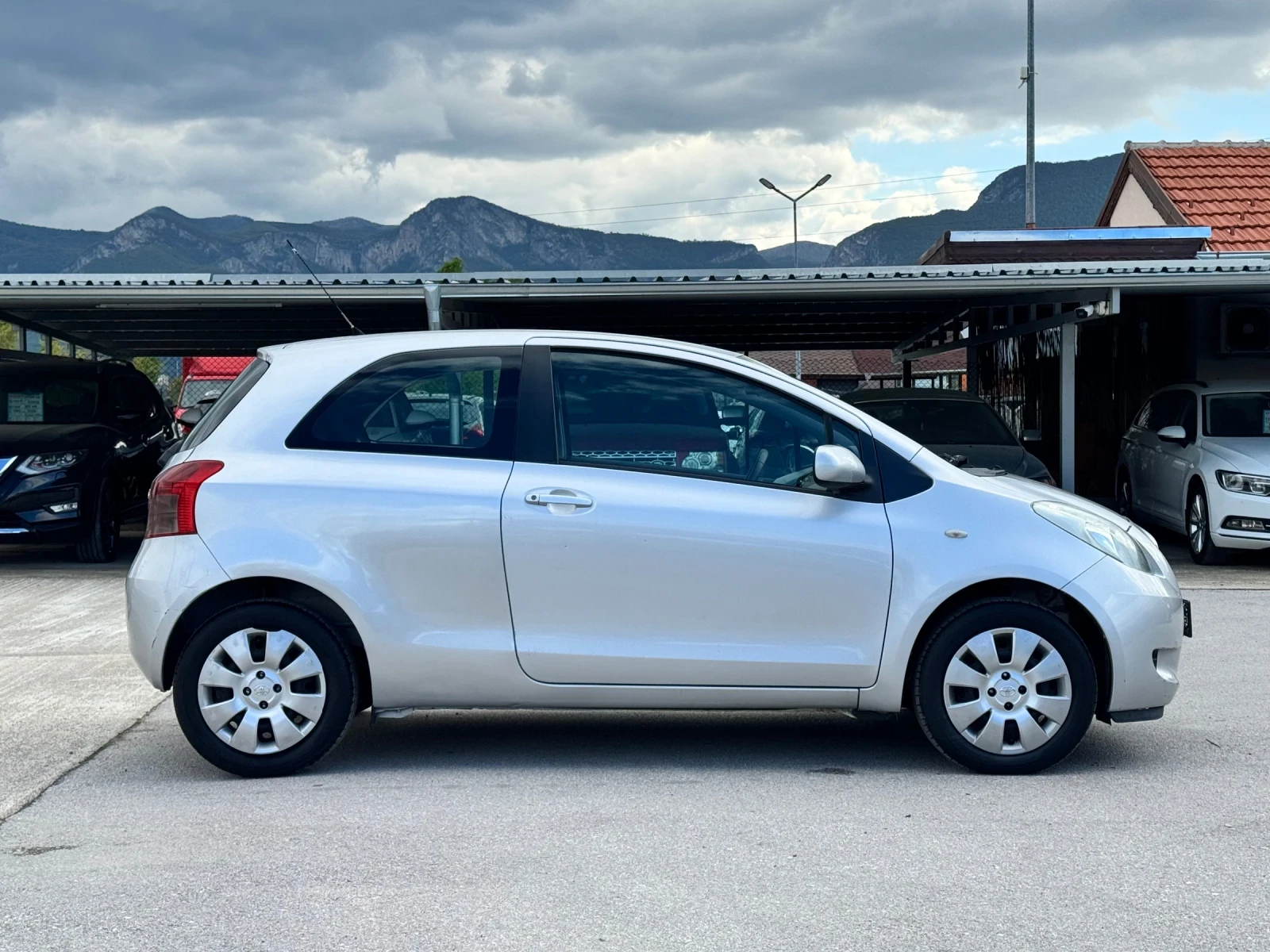 Toyota Yaris 1.0VVT-I ИТАЛИЯ, снимка 4 - Автомобили и джипове - 55096072