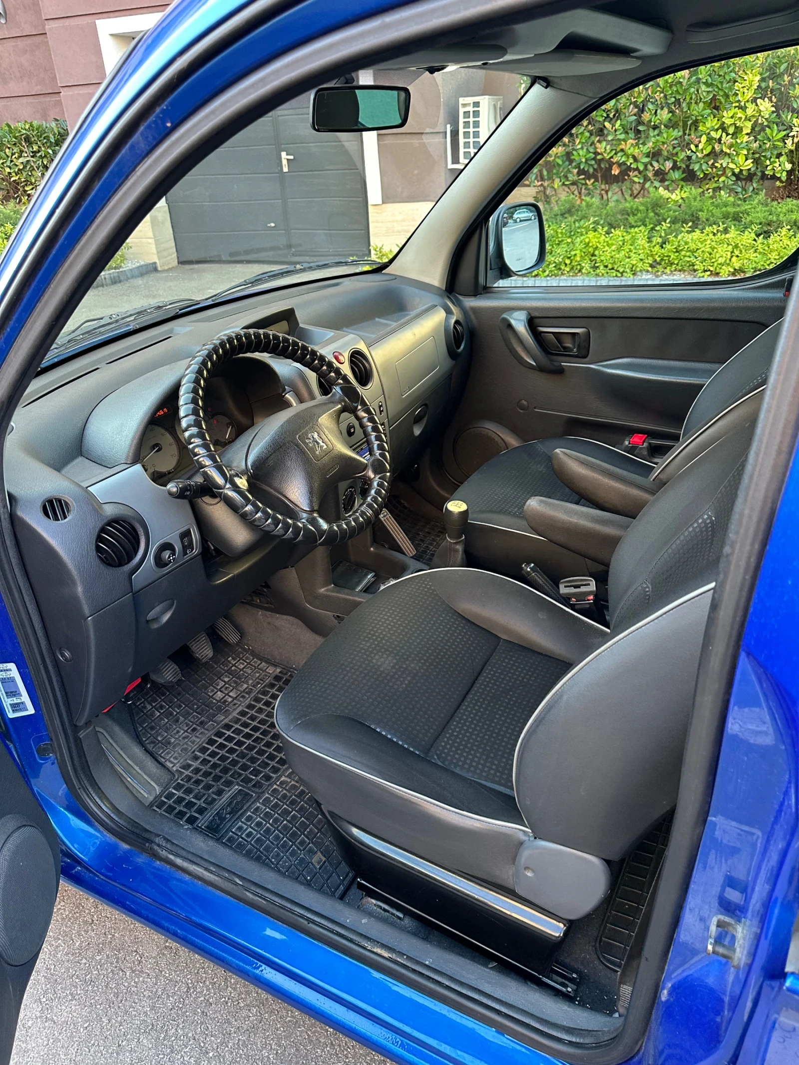 Peugeot Partner 2.0HDI, снимка 9 - Автомобили и джипове - 55382441