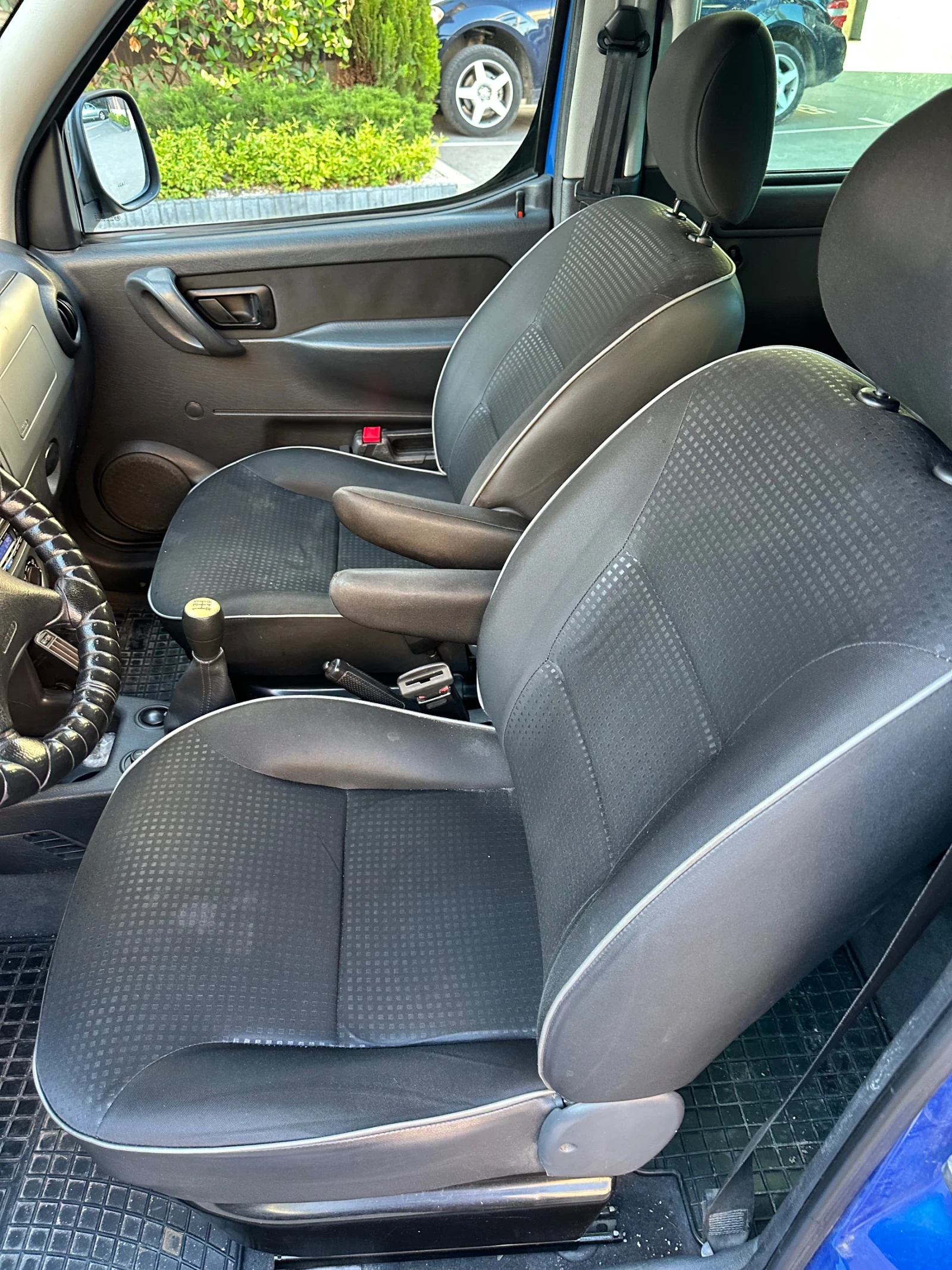 Peugeot Partner 2.0HDI, снимка 8 - Автомобили и джипове - 55382441