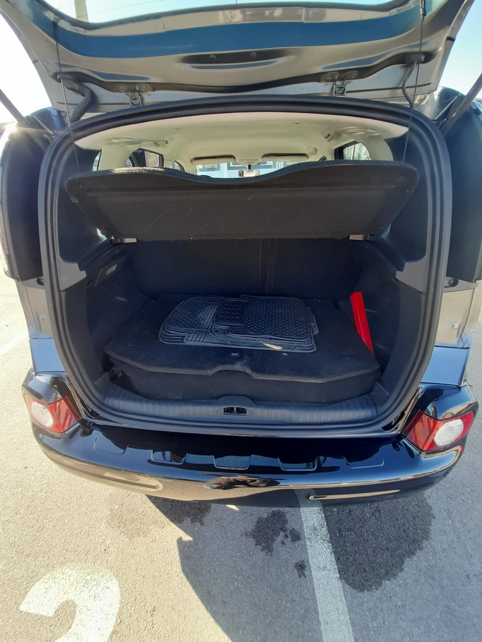 Citroen C3 Picasso, снимка 11 - Автомобили и джипове - 56653931