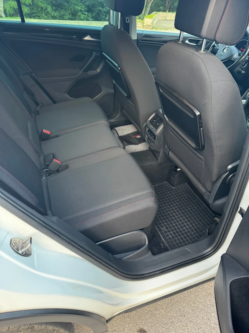 VW Tiguan 2.0 Diesel 4x4, снимка 9 - Автомобили и джипове - 52319784