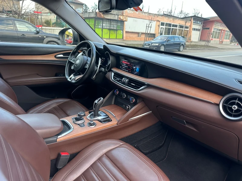 Alfa Romeo Stelvio 2.0/Q4/280 benzin sport/ Нов внос швейцария, снимка 11 - Автомобили и джипове - 49279640