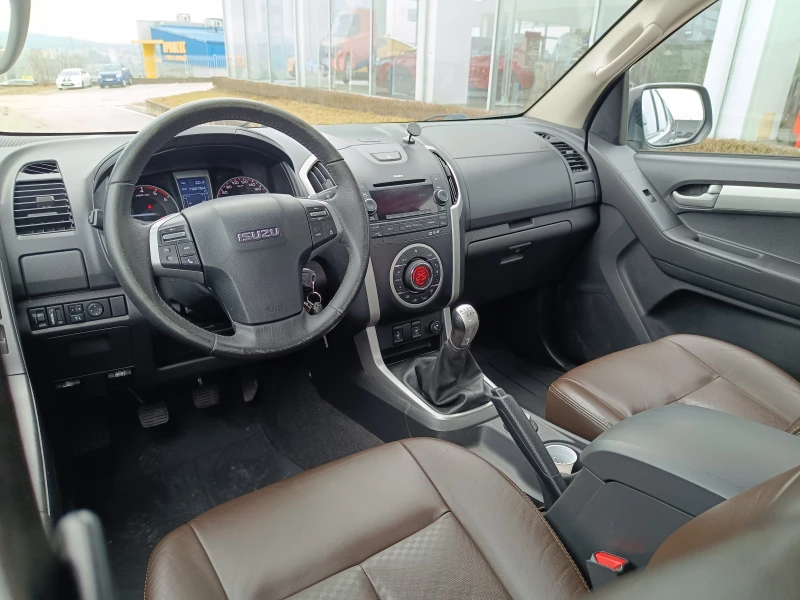 Isuzu D-max 2.5 TD | 4x4, снимка 8 - Автомобили и джипове - 53301672