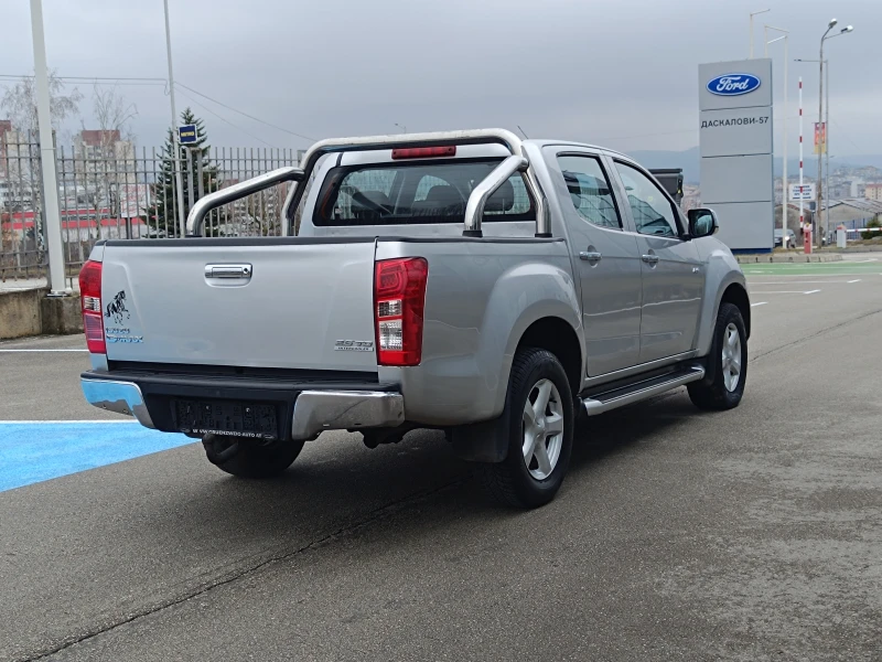 Isuzu D-max 2.5 TD | 4x4, снимка 4 - Автомобили и джипове - 53301672