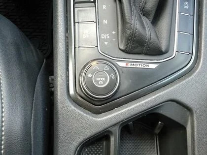 VW Tiguan TSI 4MOTION, снимка 15 - Автомобили и джипове - 53032361
