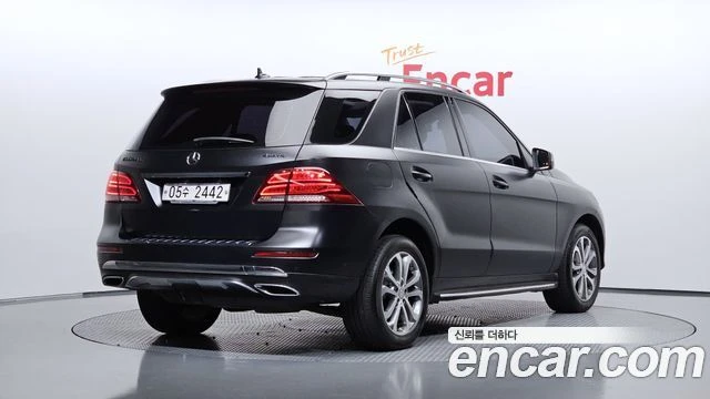 Mercedes-Benz GLE 250 | TOP SERVICE, снимка 2 - Автомобили и джипове - 55949630