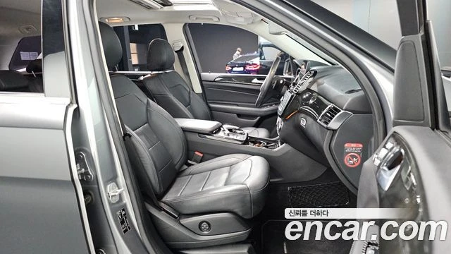 Mercedes-Benz GLE 250 | TOP SERVICE, снимка 12 - Автомобили и джипове - 55949630