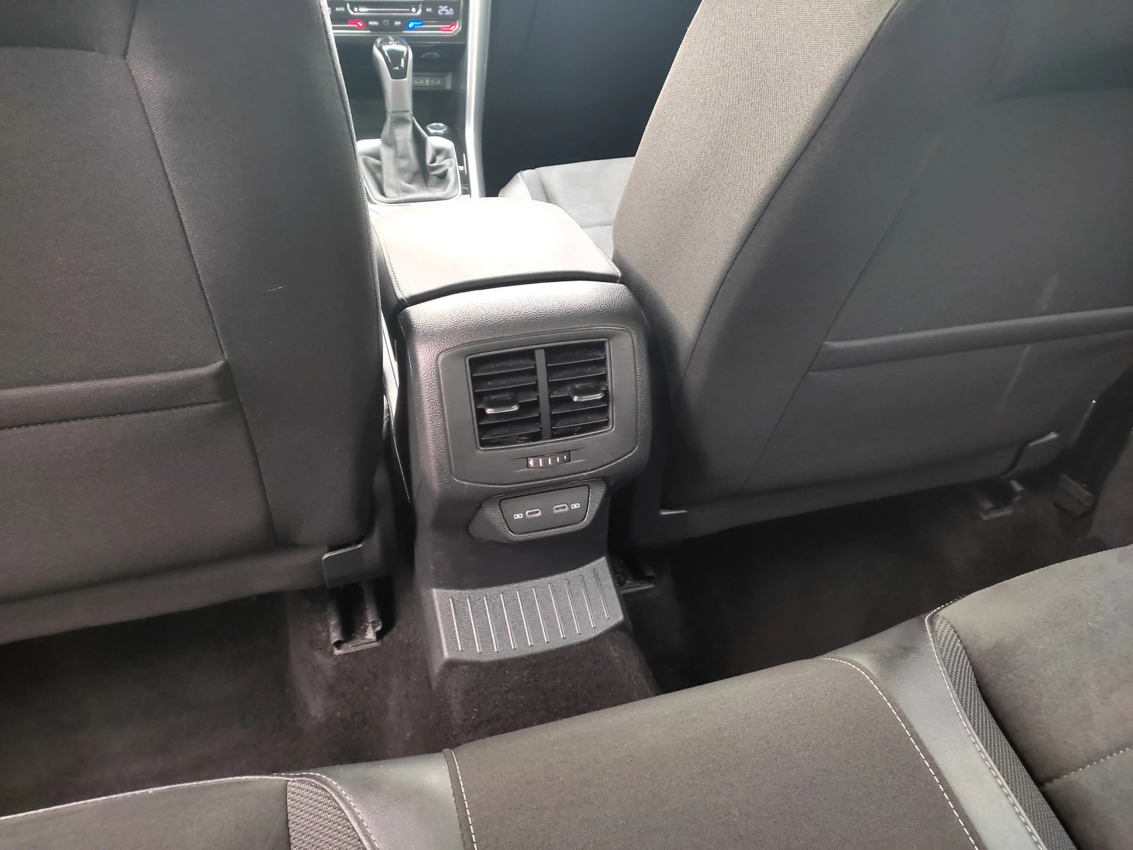VW T-Roc  1.5TSI 150hp - изображение 8
