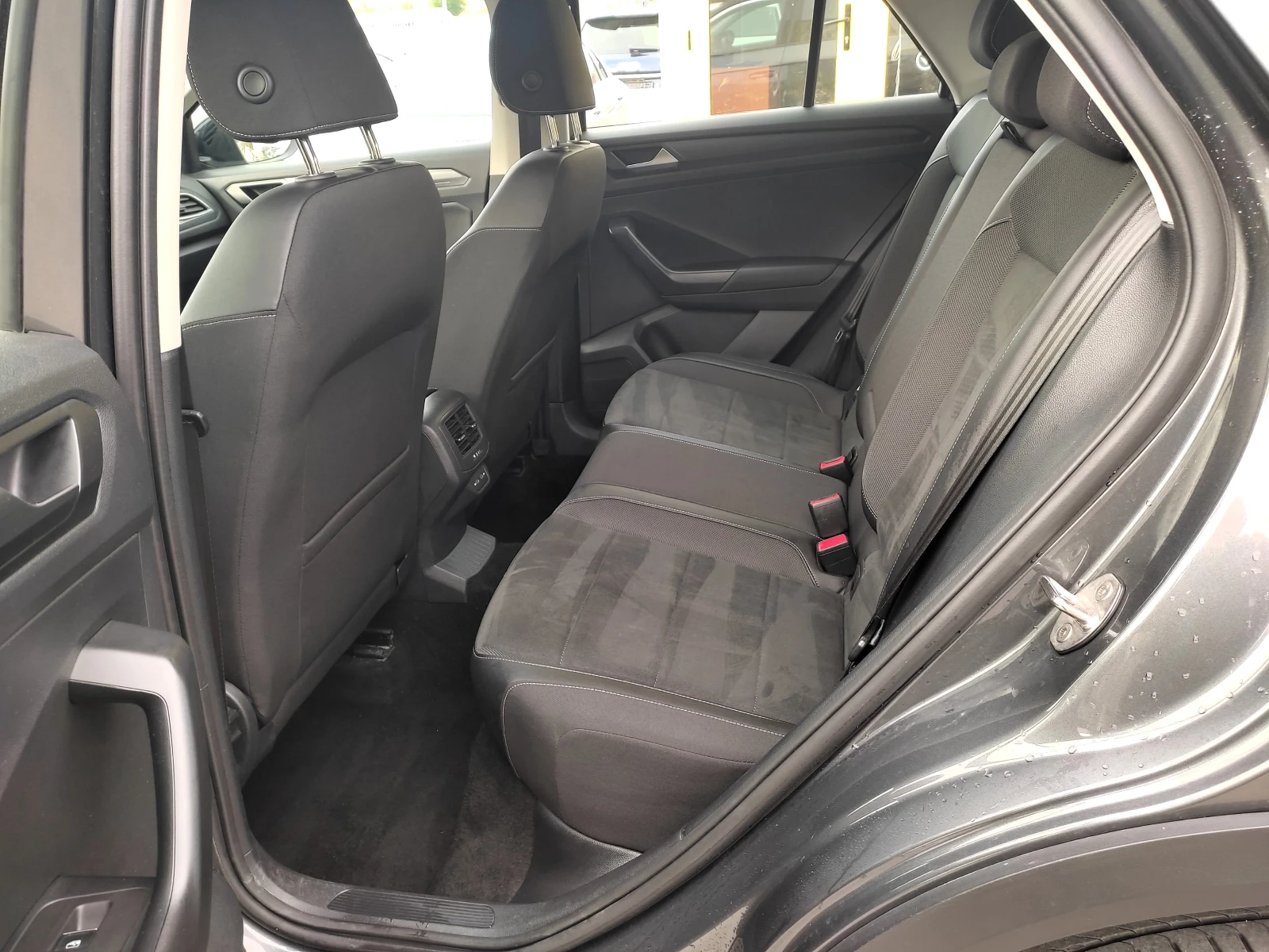 VW T-Roc  1.5TSI 150hp - изображение 7