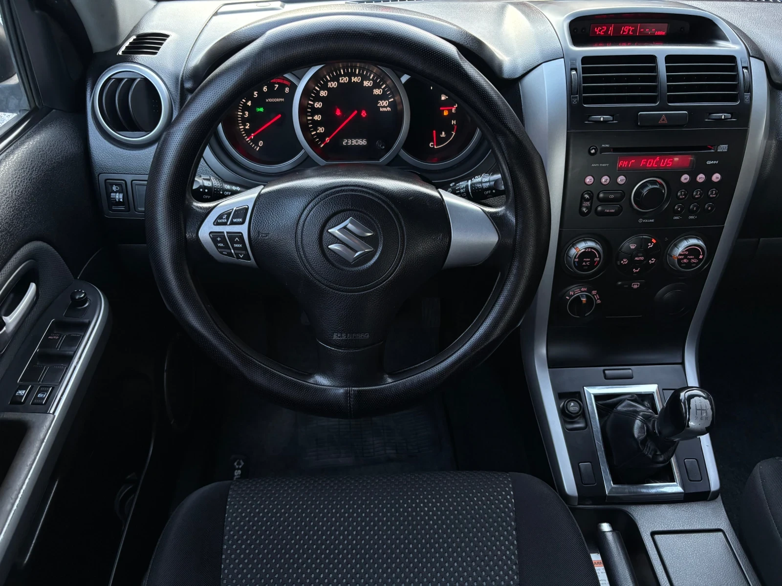 Suzuki Grand vitara 2.0 i A/C | Mobile.bg � ����������� 11