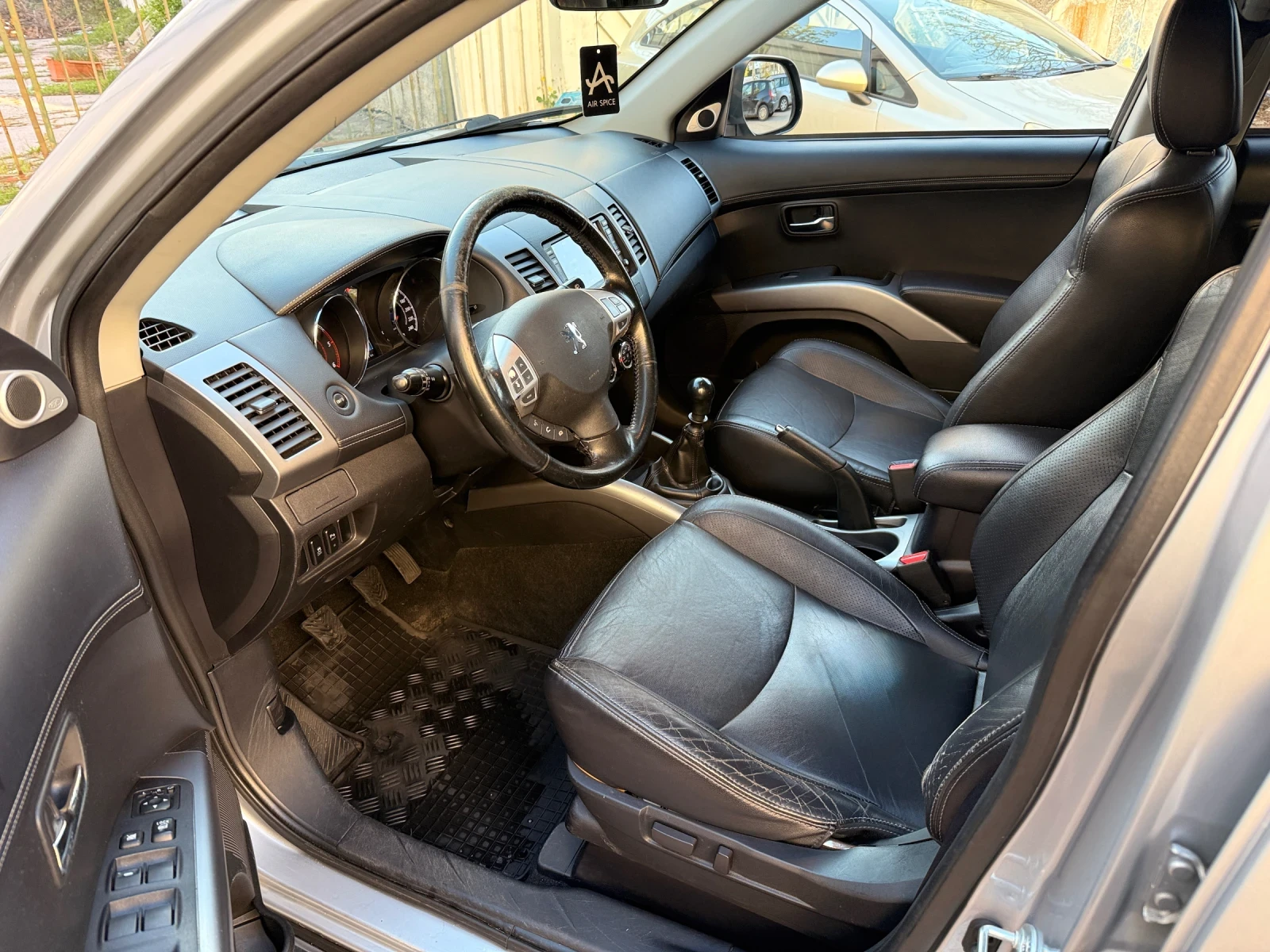 Peugeot 4007 Дизел, снимка 15 - Автомобили и джипове - 54318191