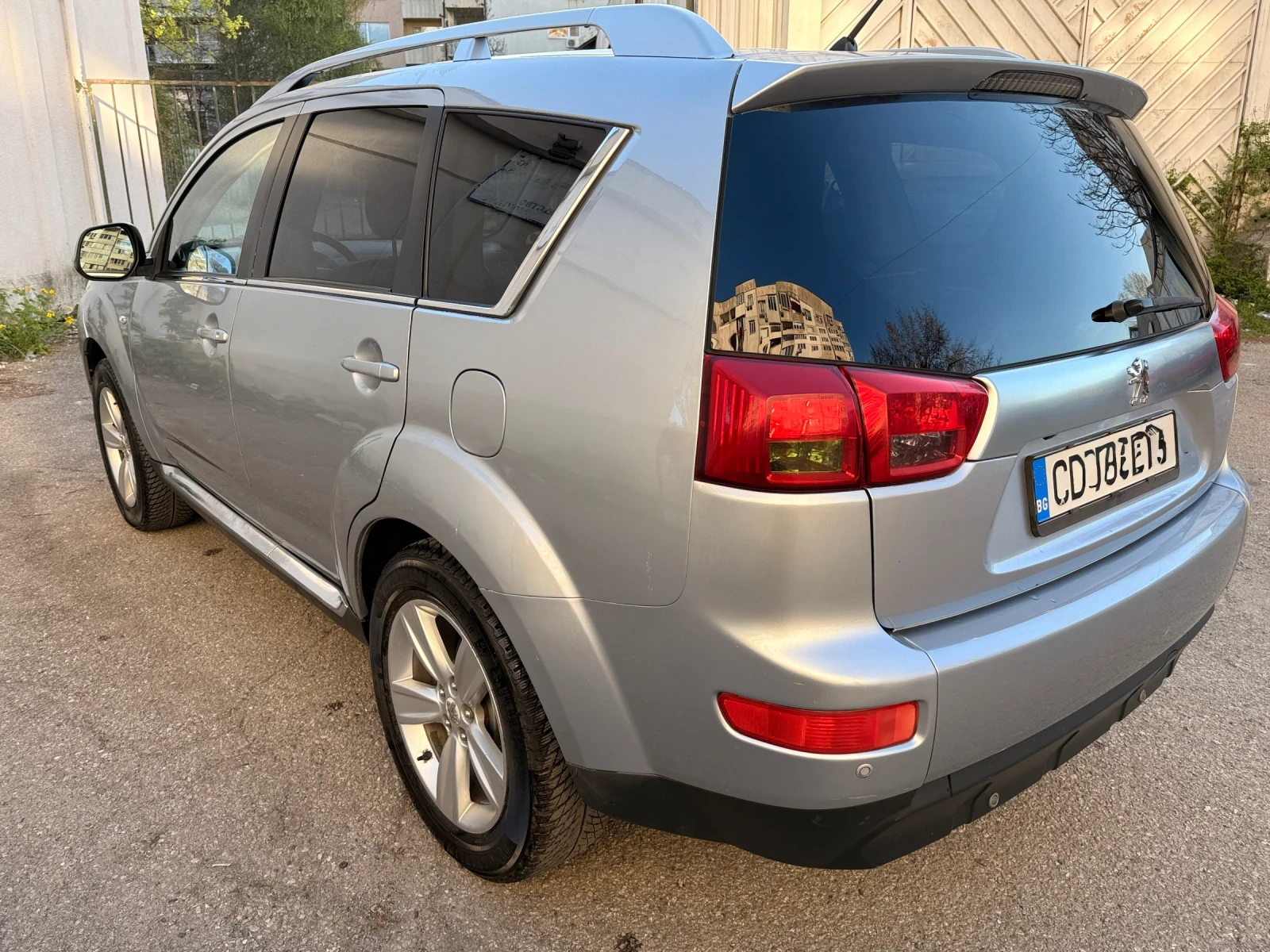 Peugeot 4007 Дизел, снимка 4 - Автомобили и джипове - 54318191