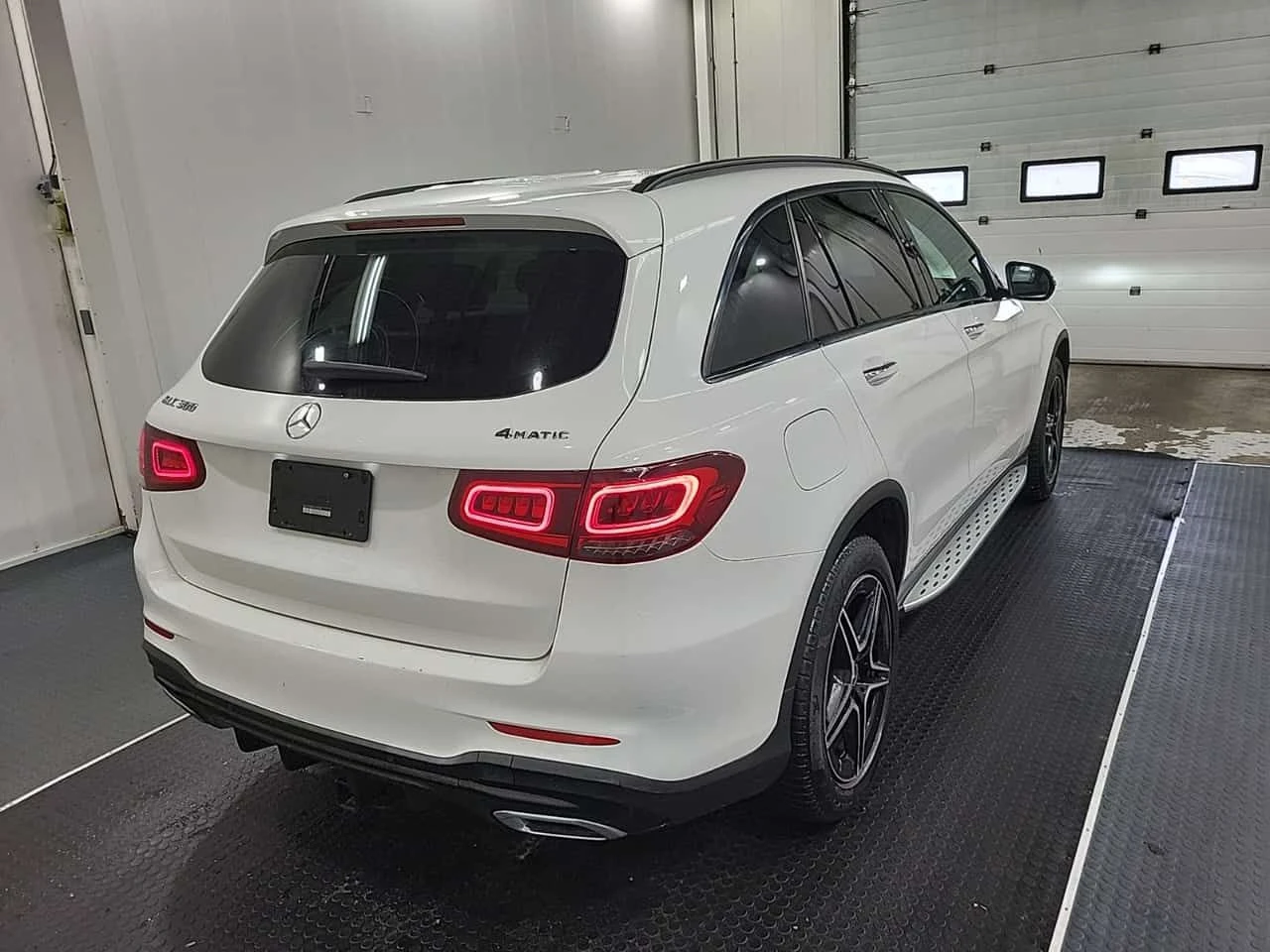 Mercedes-Benz GLC 300 CARFAX, снимка 10 - Автомобили и джипове - 54323860