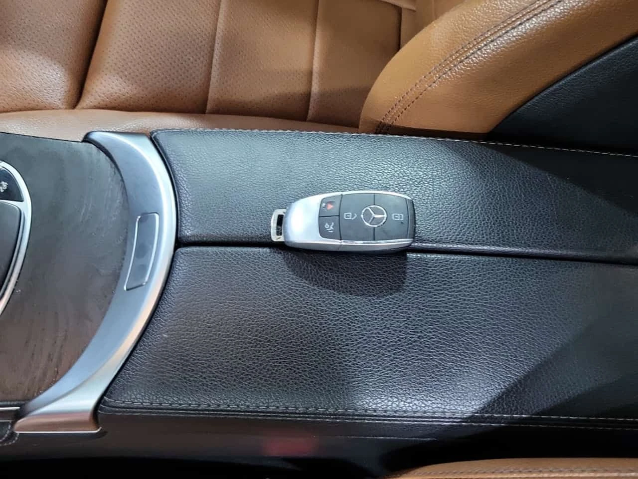 Mercedes-Benz GLC 300 CARFAX, снимка 9 - Автомобили и джипове - 54323860