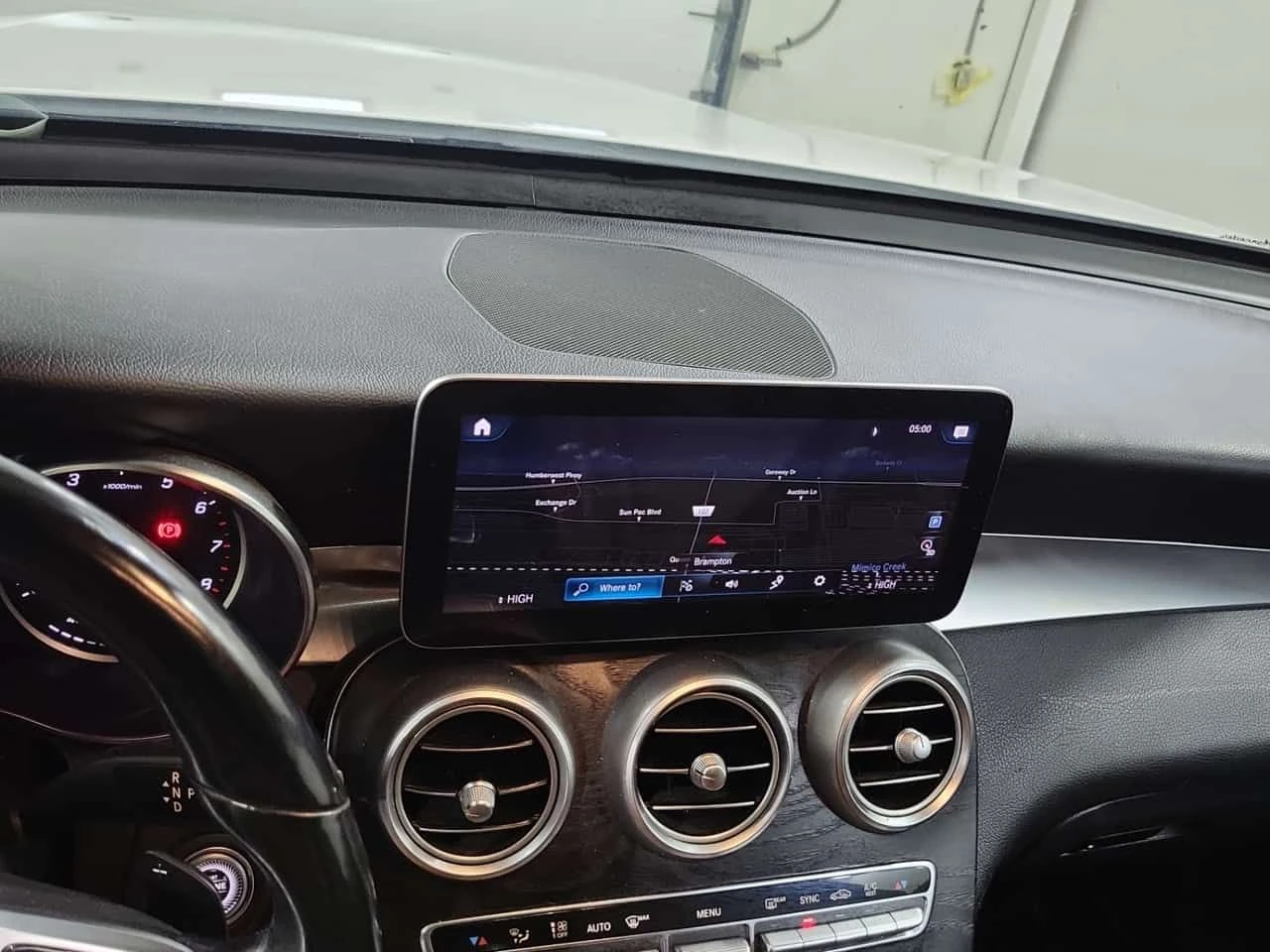 Mercedes-Benz GLC 300 CARFAX, снимка 8 - Автомобили и джипове - 54323860