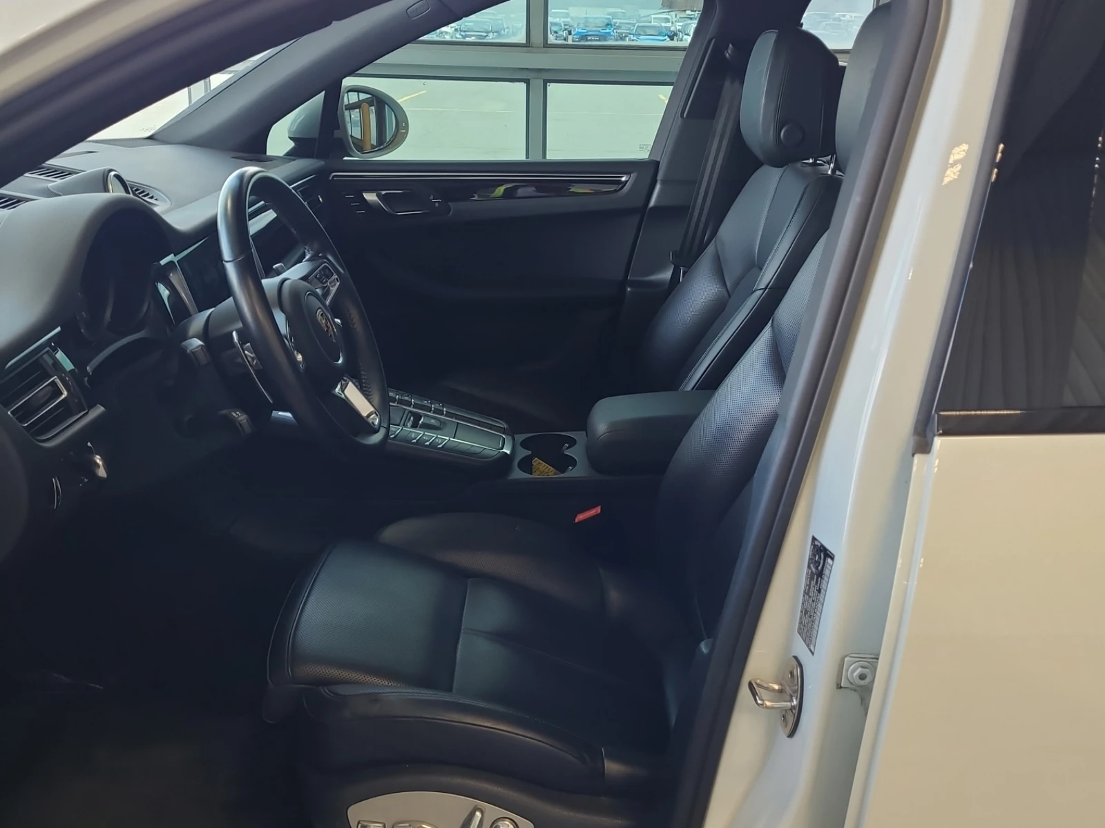 Porsche Macan S * * CARFAX * * Цена до БГ * * , снимка 7 - Автомобили и джипове - 54424675
