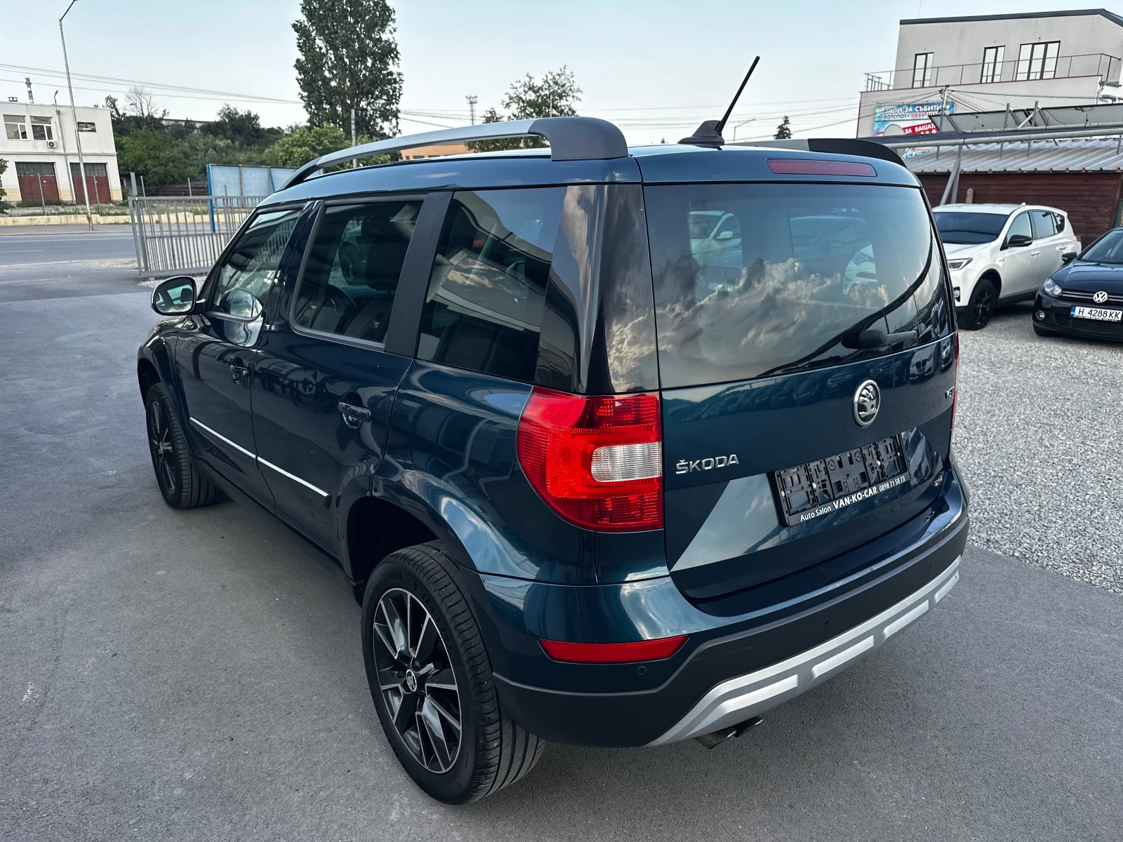 Skoda Yeti 2.0TDI 170к.с* DSG* 4x4, снимка 3 - Автомобили и джипове - 54794760