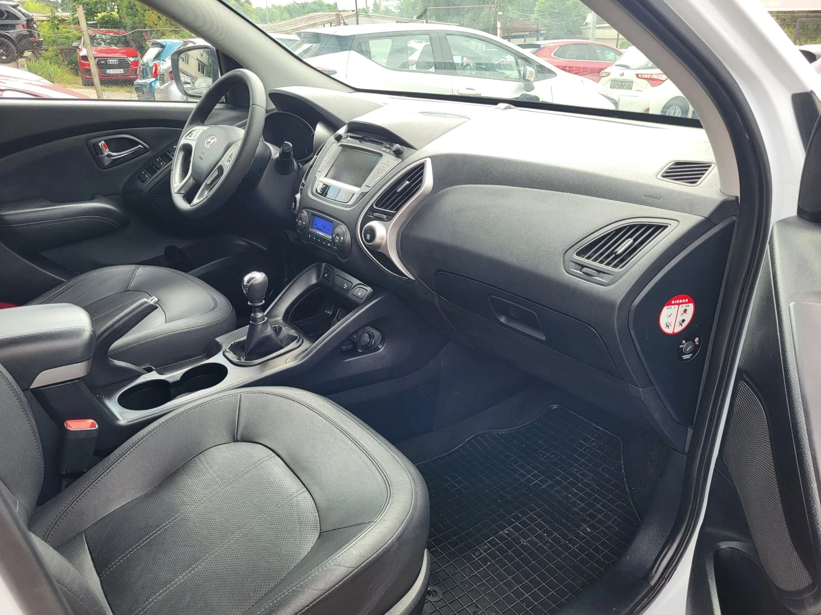 Hyundai IX35 1.7 CRDI / NAVY/KEYLESS/ПАНОРАМА , снимка 8 - Автомобили и джипове - 55142434