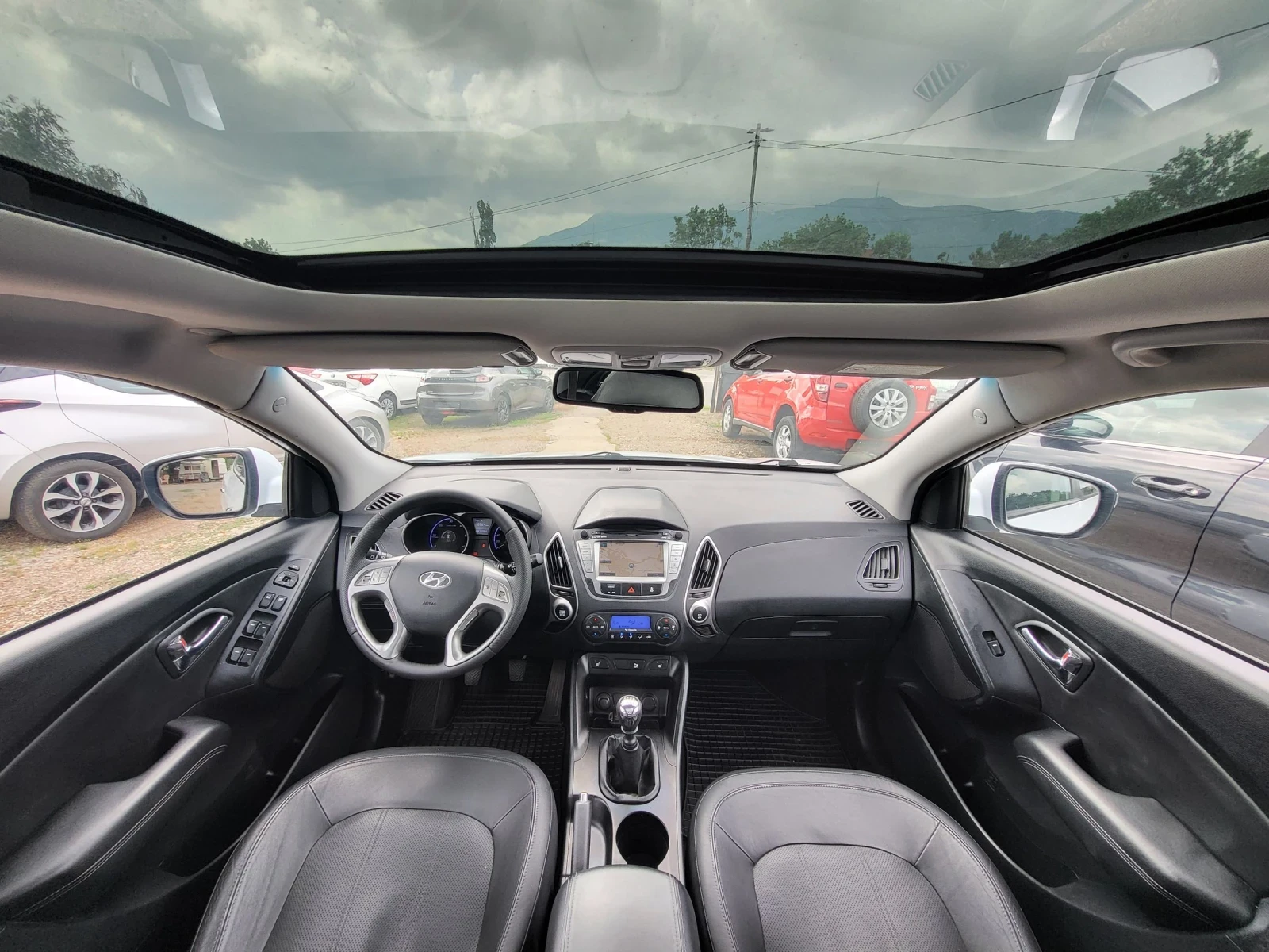 Hyundai IX35 1.7 CRDI / NAVY/KEYLESS/ПАНОРАМА , снимка 12 - Автомобили и джипове - 55142434