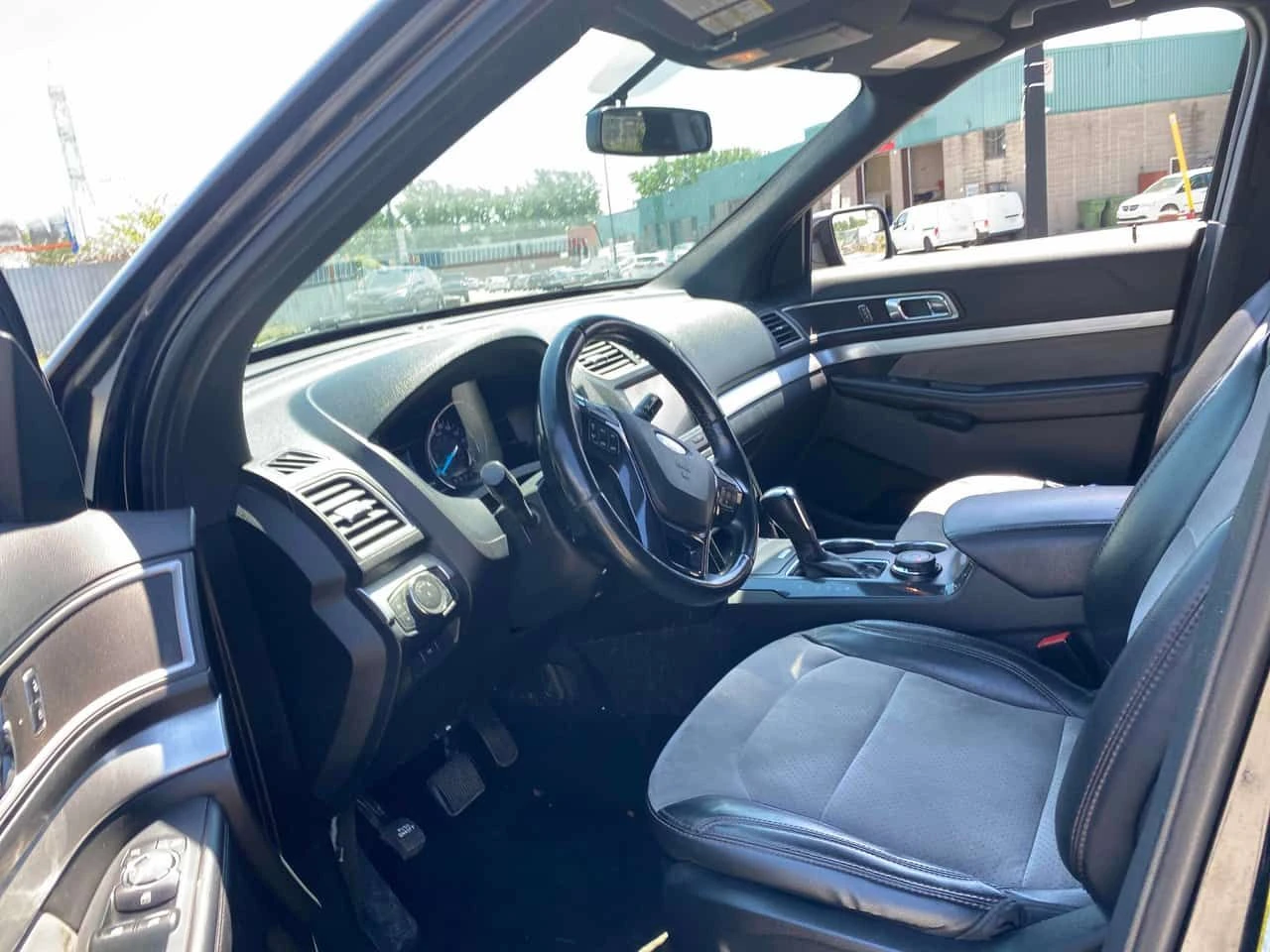 Ford Explorer * XLT * CARFAX * БЕЗ ПЪРВОНАЧАЛНА ВНОСКА, снимка 5 - Автомобили и джипове - 55408451
