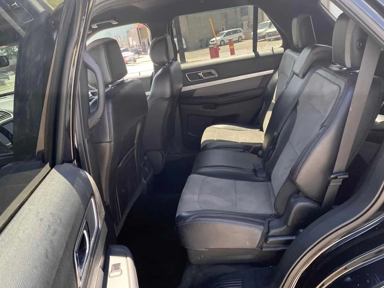 Ford Explorer * XLT * CARFAX * БЕЗ ПЪРВОНАЧАЛНА ВНОСКА, снимка 14 - Автомобили и джипове - 55408451