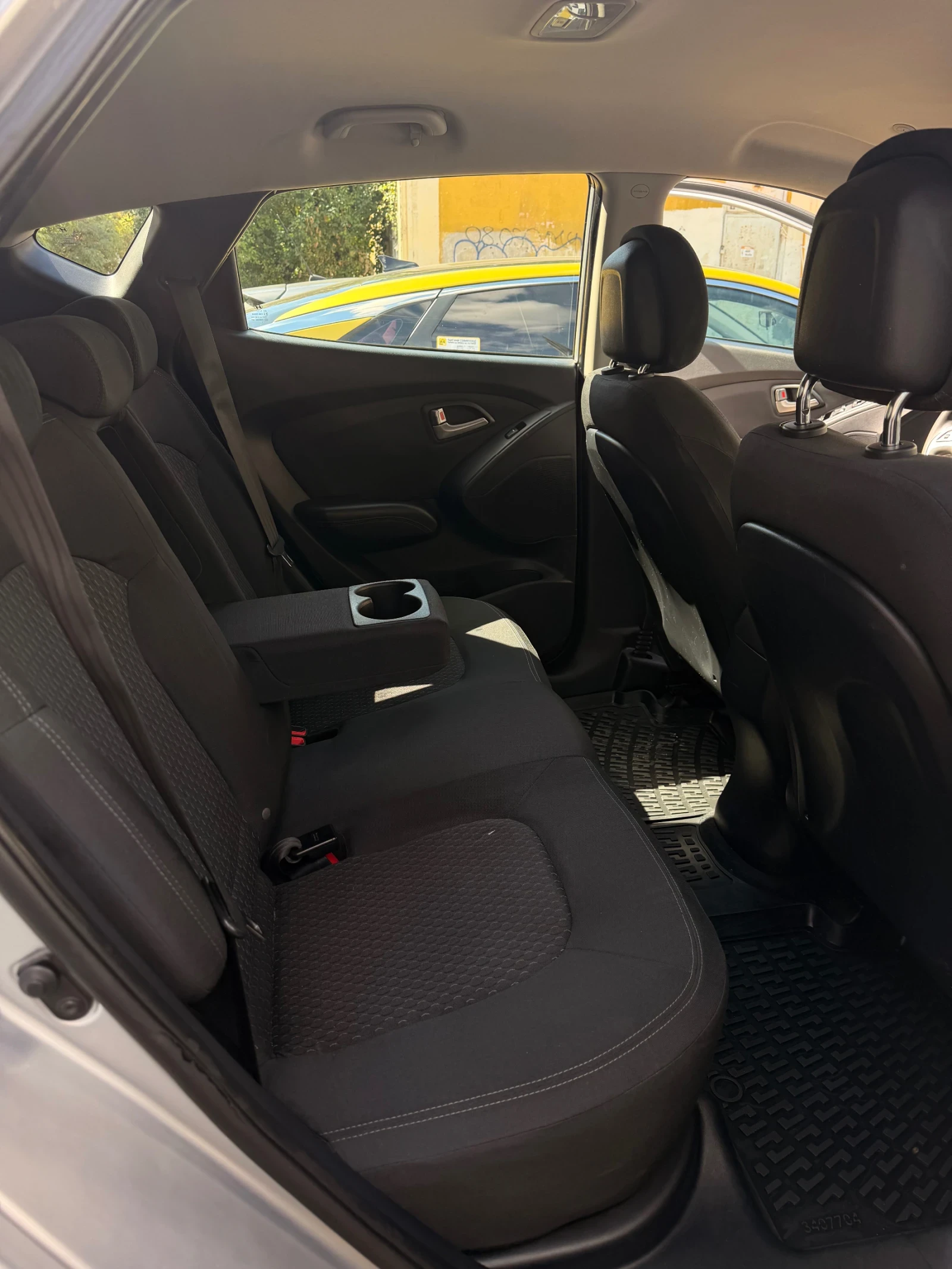 Hyundai Tucson 1.6, снимка 11 - Автомобили и джипове - 56099165