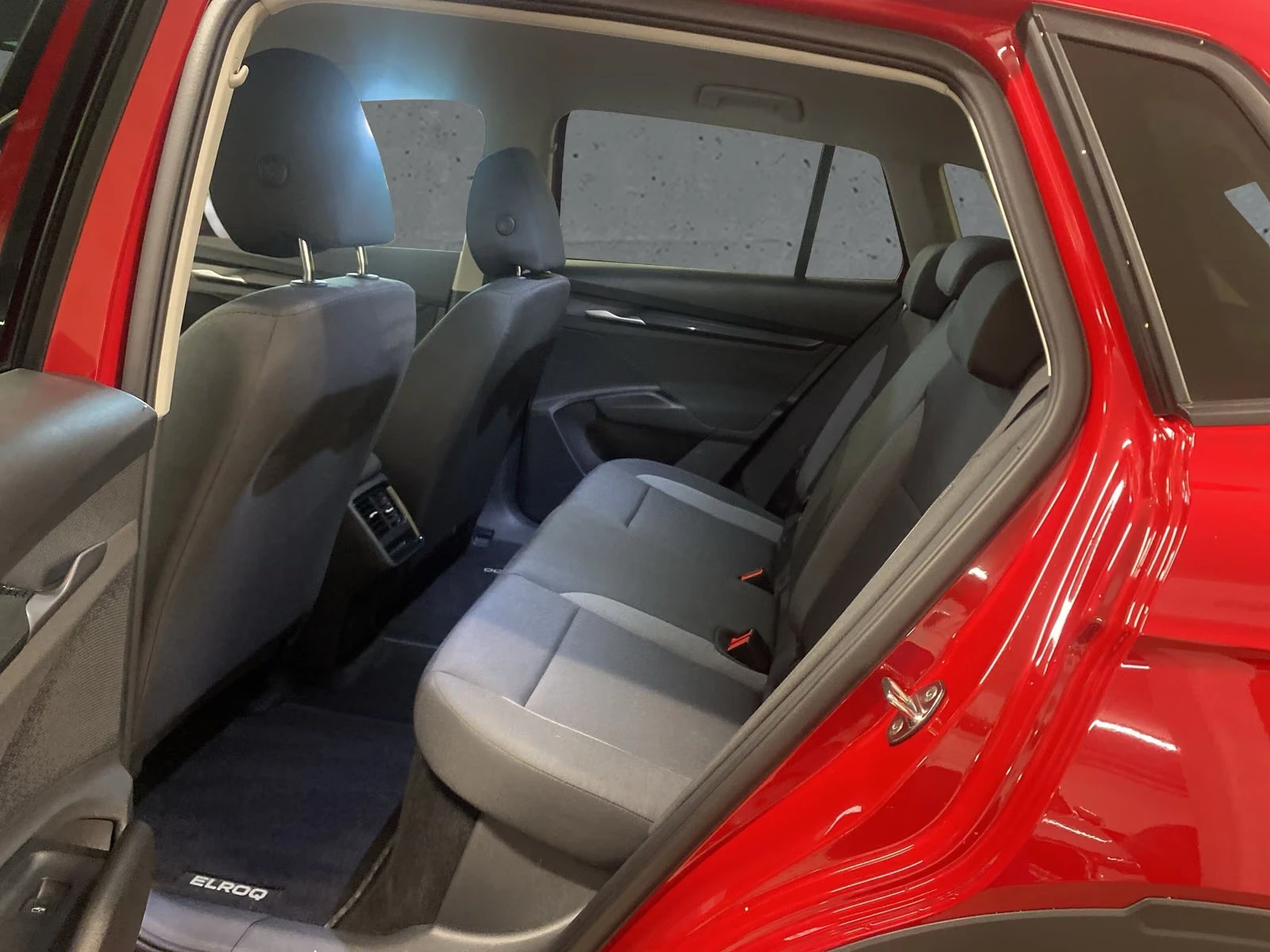 Skoda Elroq TOUR50/170HP/PLUS/MATRIX/CAM/CPLAY/LED/719q | Mobile.bg � ����������� 12