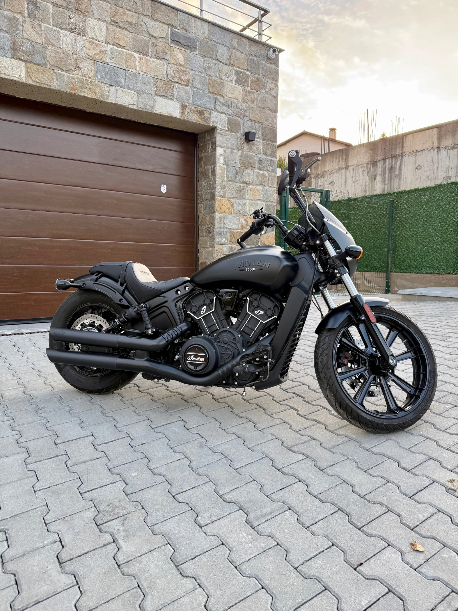 Indian Scout Rogue Black Smoke Midnight ABS | Mobile.bg   2