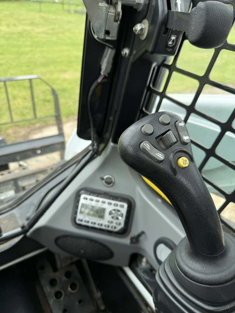 Мини челни товарачи Bobcat S530, снимка 10 - Индустриална техника - 51590043