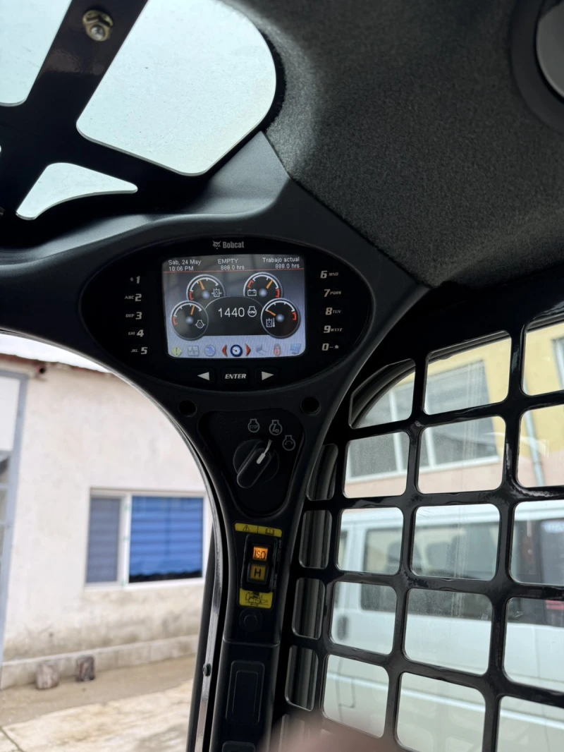 Мини челни товарачи Bobcat S530, снимка 14 - Индустриална техника - 51590043