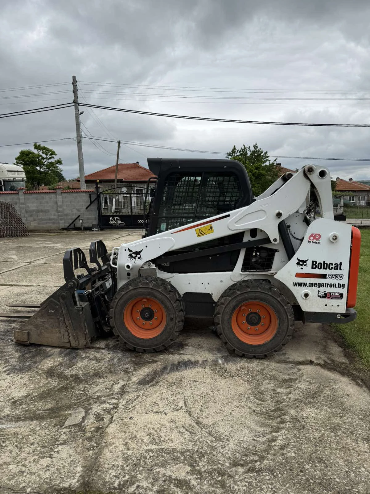 Мини челни товарачи Bobcat S530 - изображение 6