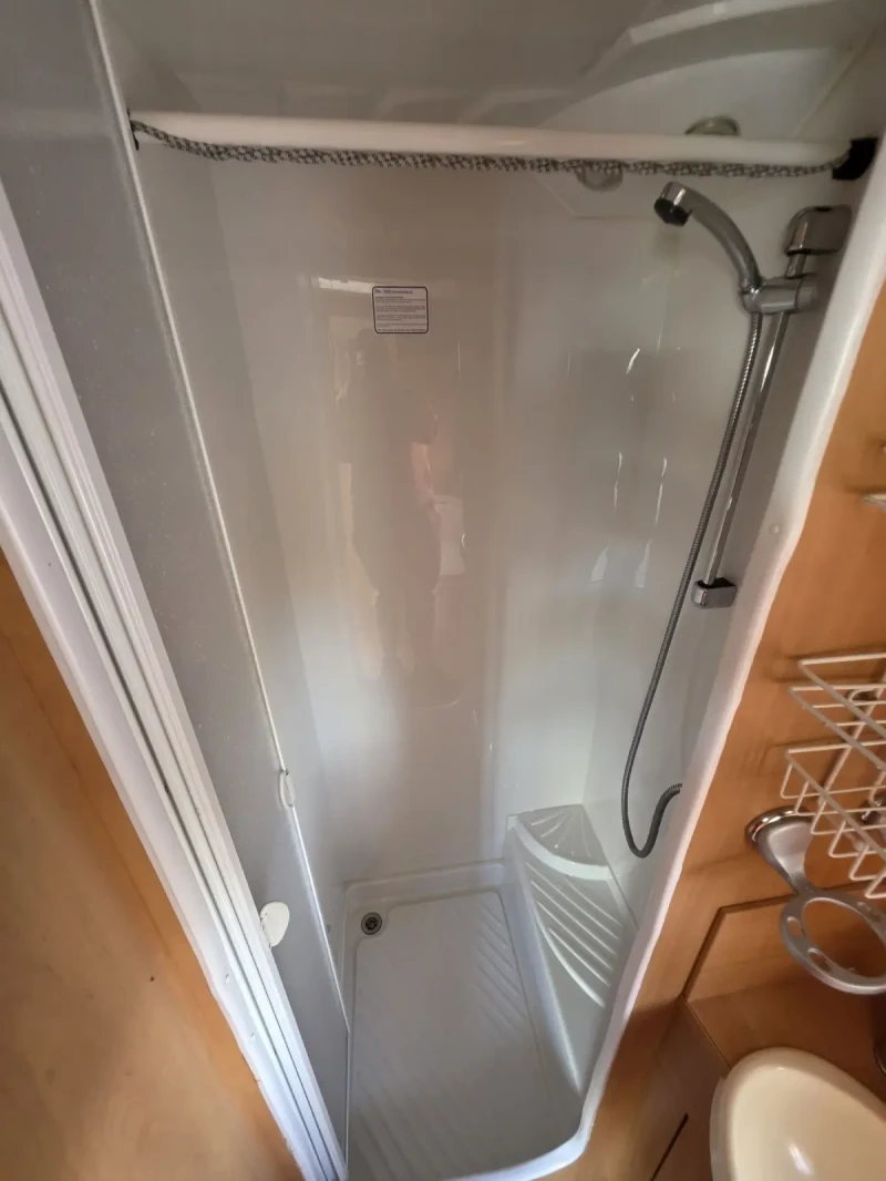 Каравана Swift, снимка 12 - Каравани и кемпери - 52520613