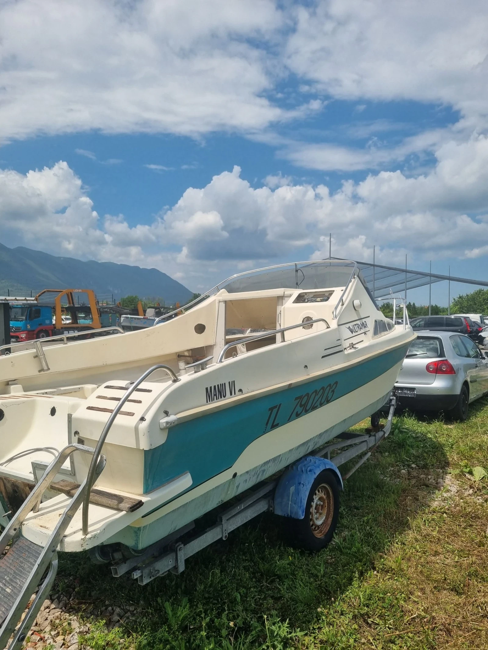 Моторна яхта Ultramar ULTRA 570, снимка 5 - Воден транспорт - 55063141
