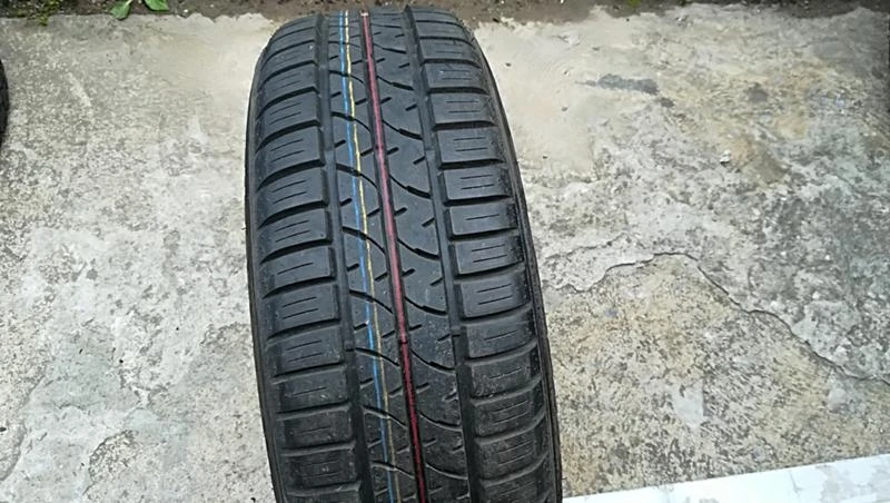 Гуми Летни 195/60R15, снимка 1 - Гуми и джанти - 25327969