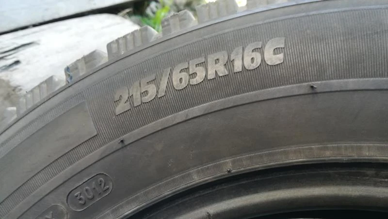 Гуми Зимни 215/65R16, снимка 6 - Гуми и джанти - 26788685