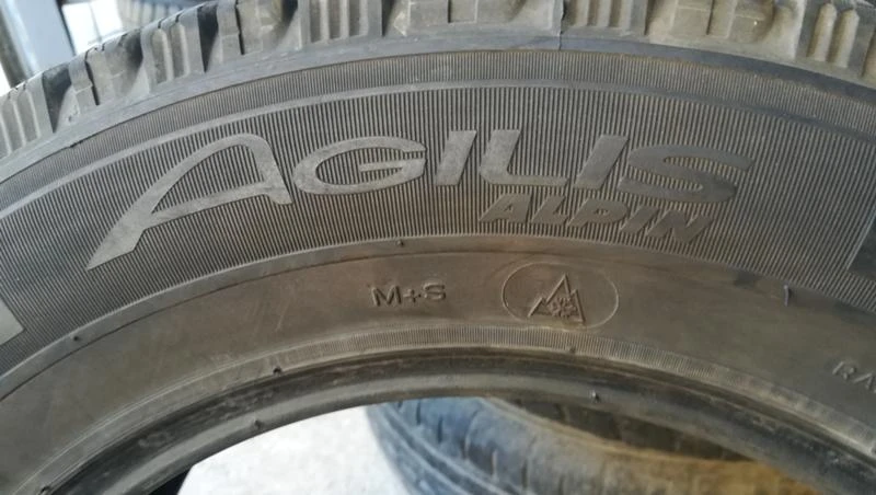 Гуми Зимни 215/65R16, снимка 8 - Гуми и джанти - 26788685