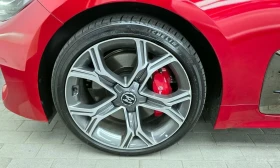 Kia Stinger 3.3L twin-turbo V6 GT, снимка 14