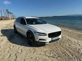 Volvo V90 Cross Country, снимка 1