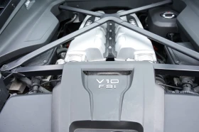 Обява за продажба на Audi R8 НОВ* ПЪЛЕН СЕРВИЗ* КЕРАМИКА* B&Q* 4x4*  ~ 285 000 лв. - изображение 6