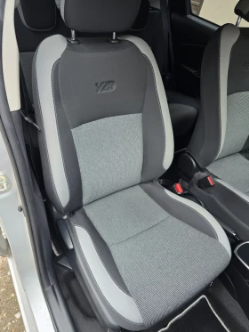 Toyota Yaris 1.5 CVT Y20 Collection Bi-tone, снимка 16