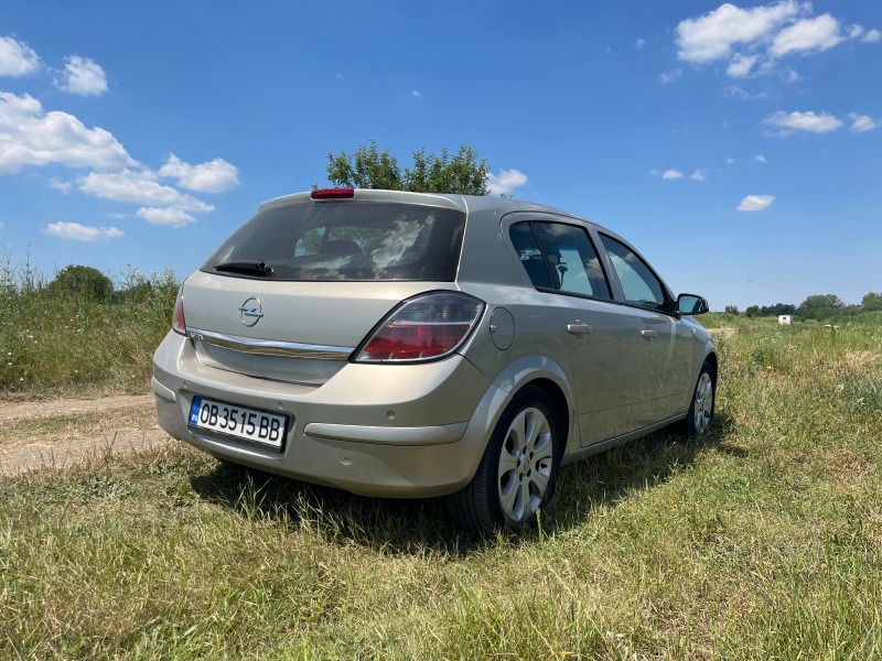 Opel Astra, снимка 4 - Автомобили и джипове - 46280136