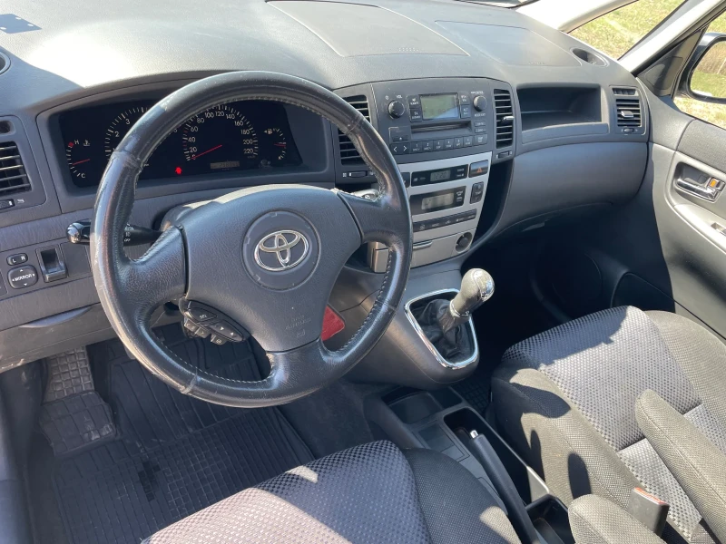 Toyota Corolla verso, снимка 10 - Автомобили и джипове - 47333358