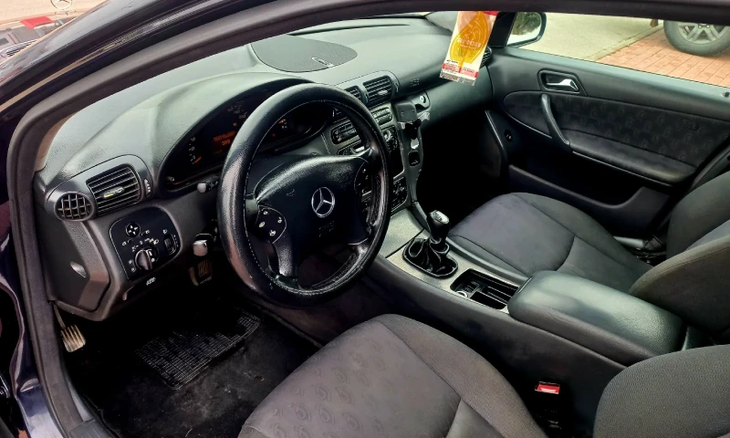 Mercedes-Benz C 220 2.2 cdi , снимка 9 - Автомобили и джипове - 49424270