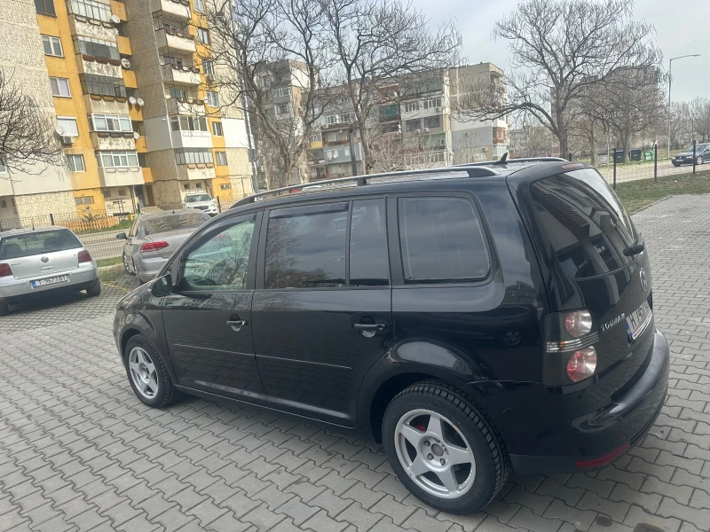 VW Touran 20 TDI 140, снимка 3 - Автомобили и джипове - 49493191