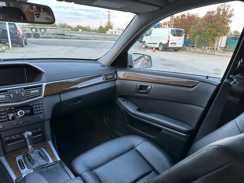 Mercedes-Benz E 220, снимка 14 - Автомобили и джипове - 50042794